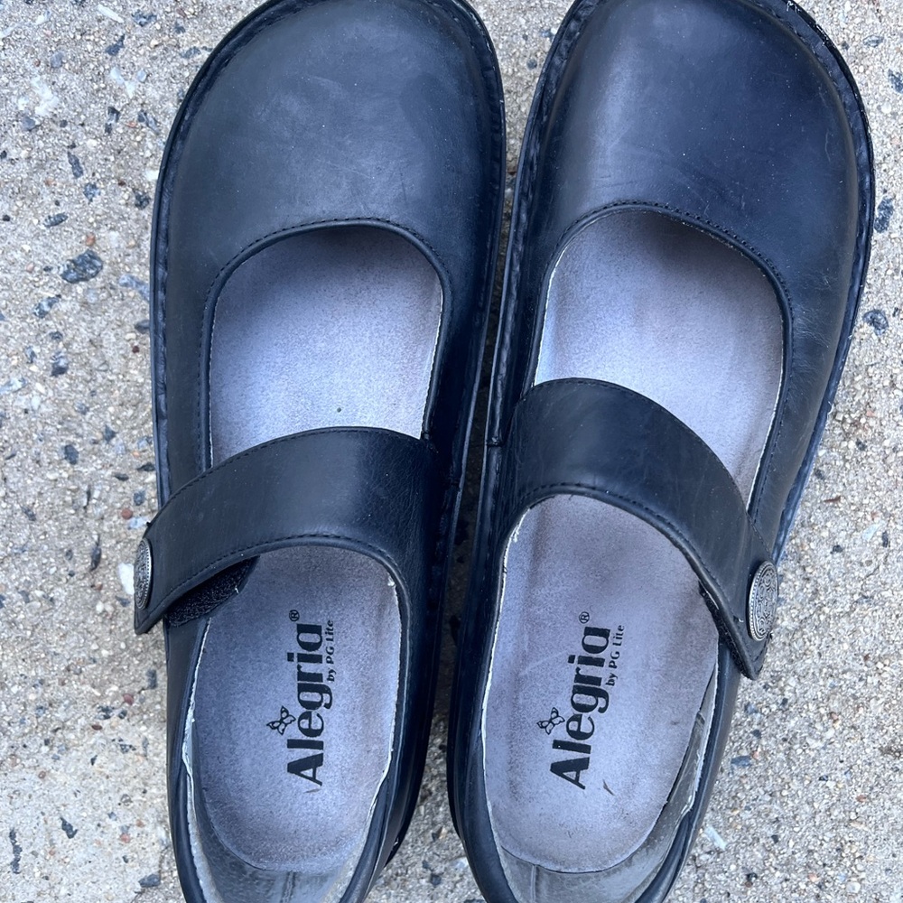 Alegria Classic Black Mary Janes